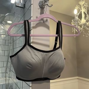 NWT Natori Yogi Bra 36C